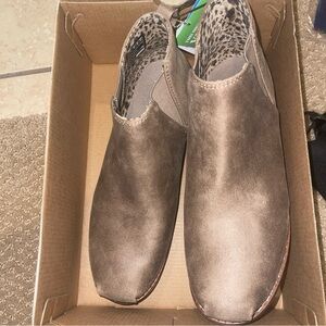 Woman Skechers BOBS Chill Wedge Cruising Altitude Boot 114715 Taupe Size 8